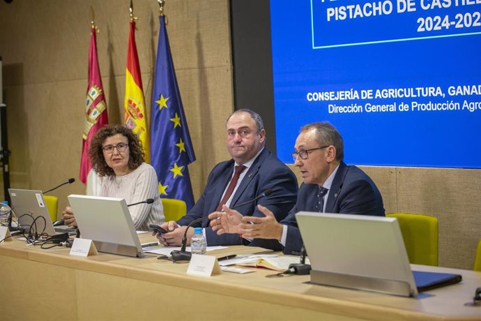 El Consejero De Agricultura, Ganadería Y Desarrollo Rural, Julián Martínez Lizán, Ha Presentado El Plan Estratégico Del Sector Del Pistacho Castilla-La Mancha 2024-2028.