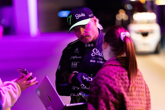 BOTTAS Valtteri (fin), Stake F1 Team Kick Sauber C44, portrait during the Formula 1 Heineken Silver Las Vegas Grand Prix 2024, 22th round of the 2024 Formula One World Championship from November 21 to 23, 2024 on the Las Vegas Strip Circuit, in Las Vegas,