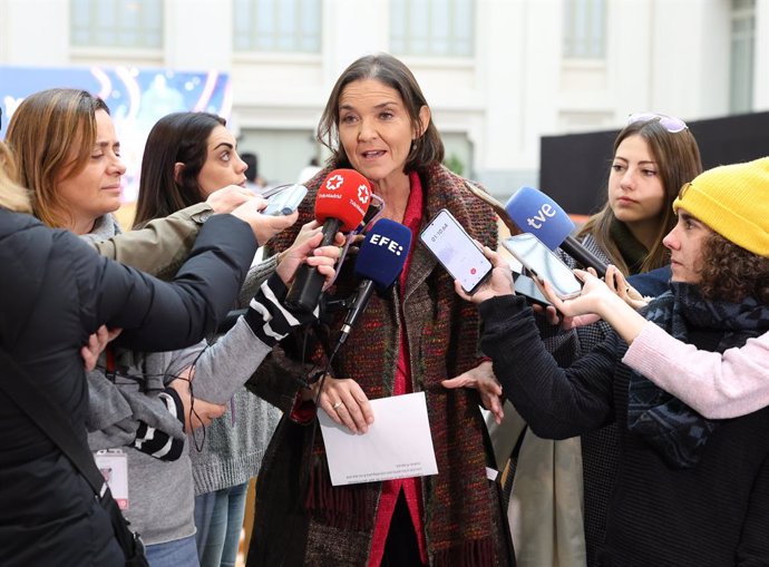 La portavoz del PSOE en el Ayuntamiento de Madrid, Reyes Maroto, ofrece declaraciones a los medios  