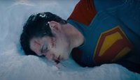 Superman, apaleado en el épico primer tráiler de la película de James Gunn