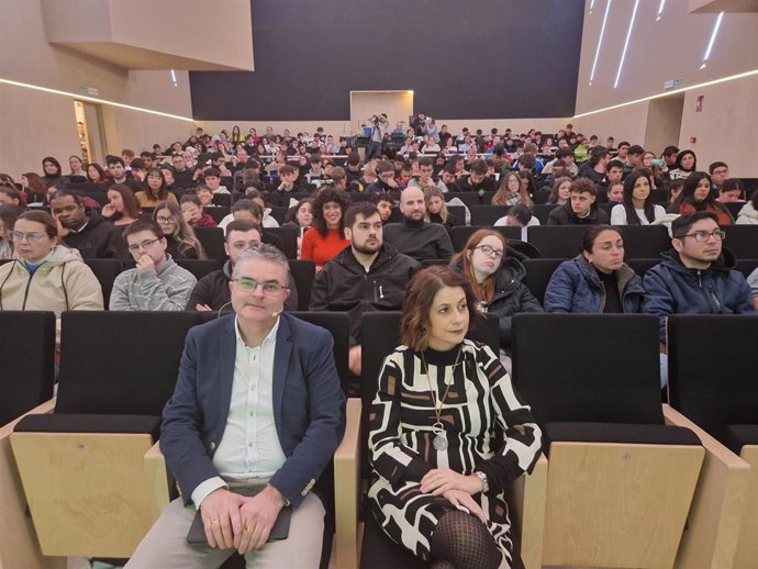 La alcaldesa de Teruel, Ema Buj, inaugura la II Jornada de Encuentro de Aulas Profesionales de Emprendimiento organizadas por el Ayuntamiento