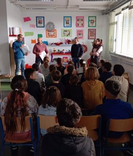 Entrega de los premios del Concurso de Pintura Infantil en el CEIP Ángeles Matín Mateo