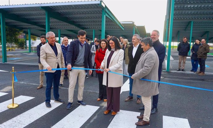 Archivo - Inauguración de las nuevas marquesinas fotovoltaicas ubicadas en el Campus de El Carmen.