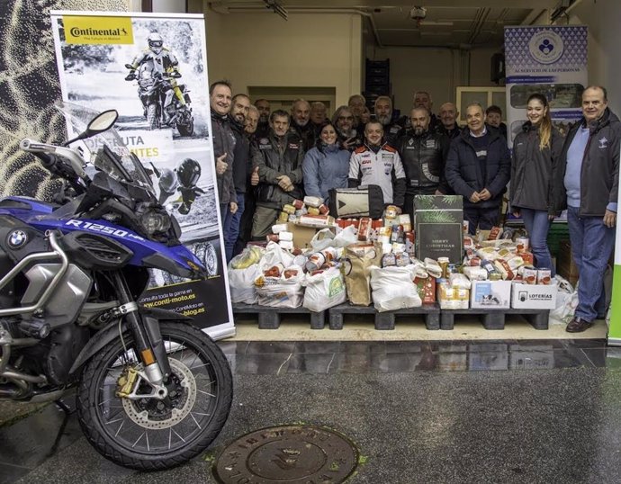 Km Solidarity, junto con otros clubs moteros riojanos, donan alimentos a la Cocina Económica de Logroño