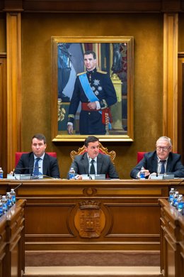 El Presidente de la Diputación de Almería, Javier Aureliano García, preside el Pleno de la institución provincial.