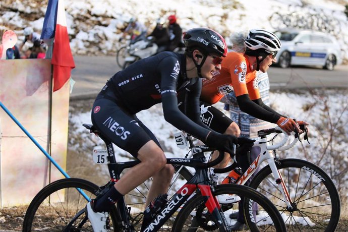 Archivo - Stephane Rosseto of St Michel - Auber93 and Carlos Rodriguez of INEOS Grenadiers during the Tour de la Provence, Stage 3, Istres â€“ Chalet Reynard ( Mont Ventoux ) on February 13, 2021 in Bédoin, France - Photo Laurent Lairys / DPPI