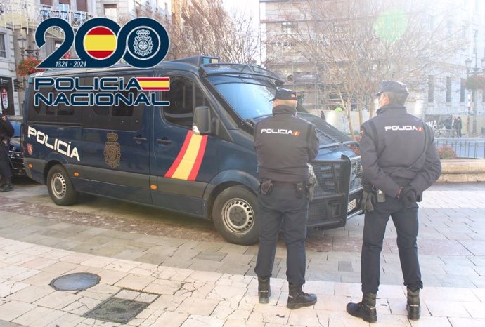 Patrulla policial en el centro de Granada