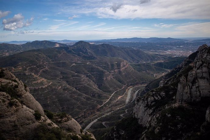 Archivo - La montaña de Montserrat