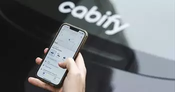 Cabify aterriza en Santiago con preocupación en el sector del taxi: "Vemos el futuro muy muy negro"