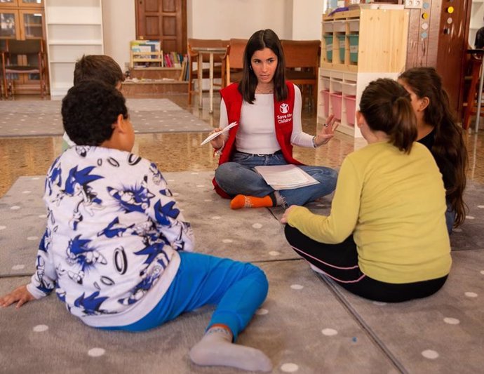 Niños y niñas en un espacio seguro con la infancia, en Sedaví