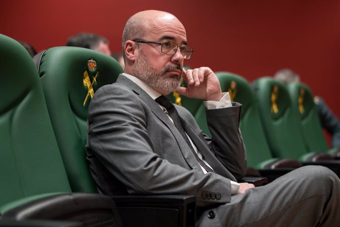 El delegado del Gobierno en la Comunidad de Madrid, Francisco Martín, durante la entrega de los premios Guardia Civil 2024, en la Dirección General de la Guardia Civil, a 12 de diciembre de 2024, en Madrid (España). Los premios están dotados con un total 