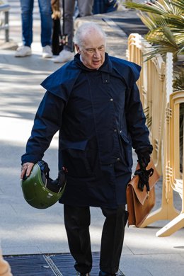 Archivo - El exvicepresidente del Gobierno Rodrigo Rato a su llegada a un juicio en la Audiencia Provincial, a 10 de abril de 2024, en Madrid (España). La Fiscalía Anticorrupción acusa a Rato de once delitos contra la Hacienda Pública y otros con una pe