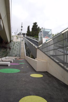 Archivo - Ascensor inclinado del metro