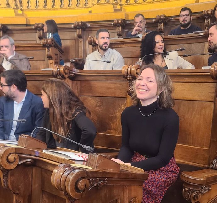 La presidenta de BComú Janet Sanz, antes de iniciarse el pleno de diciembre en el Ayuntamiento de Barcelona