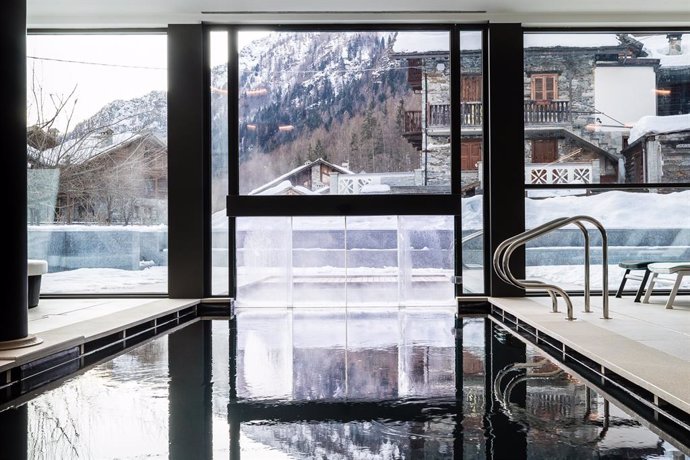 Minor Hotels debuta en Alpes con el NH Collection Alagna Mirtillo Rosso