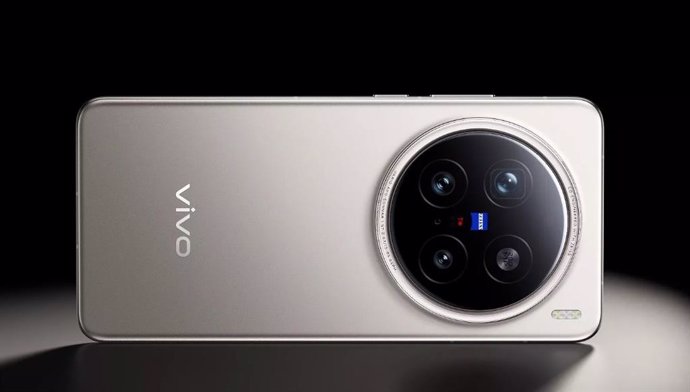 Vivo X200 Pro en color Titanio