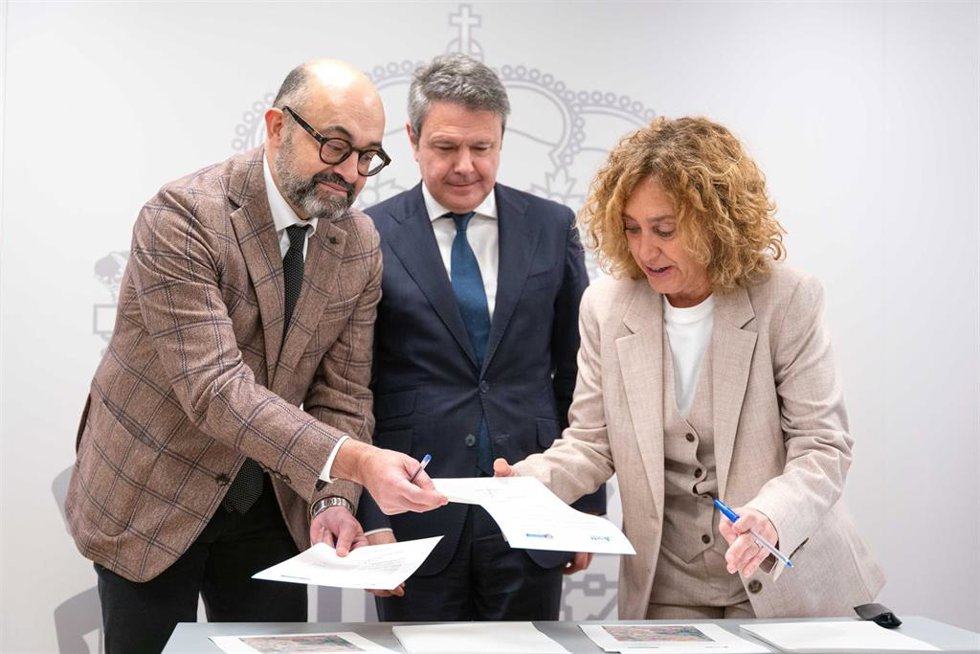 Archivo - Gobierno Vasco firma con el Ejecutivo central la encomienda para la construcción del nudo de Arkaute de la Y vasca