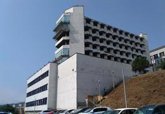 Foto: Ratifican la indemnización de 1,7 millones a una joven de Ribadeo con una paraplejia tras una operación en el Chuac