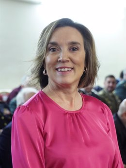 La secretaria general del PP y ex alcaldesa de Logroño, Cuca Gamarra, durante la concesión de la medalla de Oro a exalcaldes en la sesión extraordinaria del pleno, en el salón de plenos del Ayuntamiento de Logroño