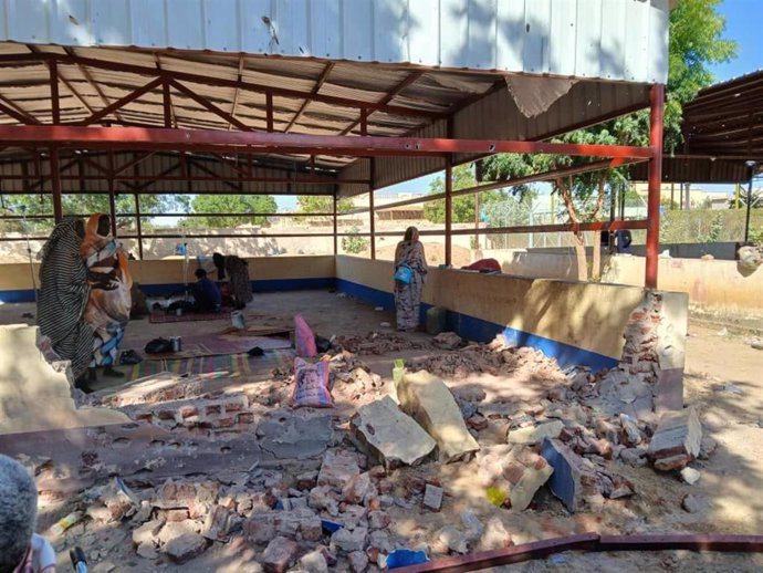 Daños materiales por un ataque contra la Maternidad al Saudi en la ciudad de El Fasher, capital de Darfur Norte, en el oeste de Sudán (archivo)