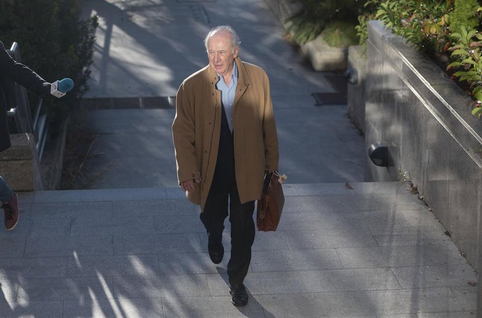 Archivo - El exvicepresidente del Gobierno y ex director gerente del Fondo Monetario Internacional (FMI), Rodrigo Rato, asiste al juicio por el Caso Rato.