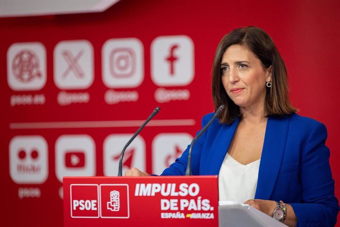 Archivo - La portavoz del PSOE, Esther Peña, en una rueda de prensa en la sede nacional del partido en la calle Ferraz.