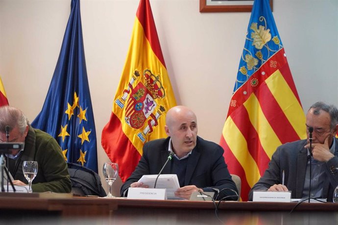 El presidente de la Confederación Hidrográfica del Júcar (CHJ), Miguel Polo, durante la reunión anual ordinaria de diciembre de la Junta de Gobierno de la CHJ