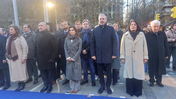 Autoridades presentes en el homenaje a Juan de Lanuza y al Justiciazgo.