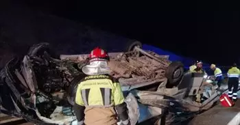 Fallece un conductor y resulta herido un pasajero tras volcar una furgoneta en la A-7, cerca de Santomera