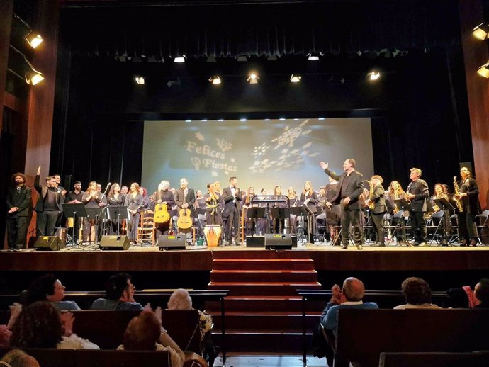 Concierto de la Banda de Música Maestro Dueñas en el Muñoz Seca.