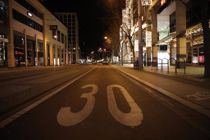 Imagen de archivo de una calle de Magdeburgo (Alemania) acordonada por la Policía 