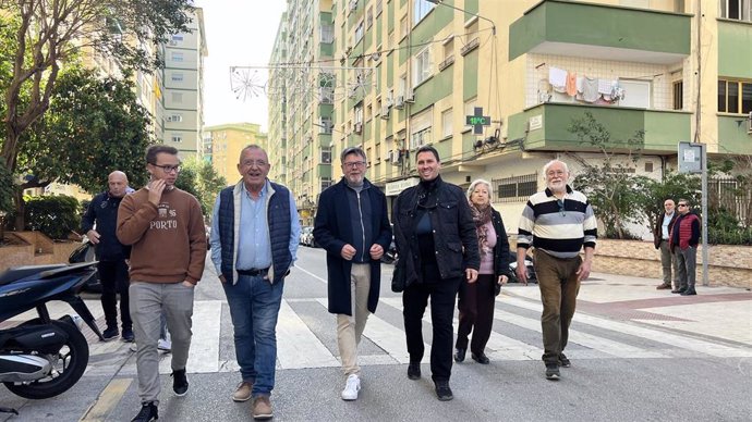 El concejal socialista Jorge Quero pide la renovación del cableado.