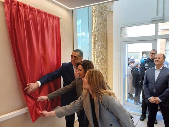 La vicepresidenta de la DPZ, Teresa Ladrero, en la inauguración de este sábado en Épila (Zaragoza)