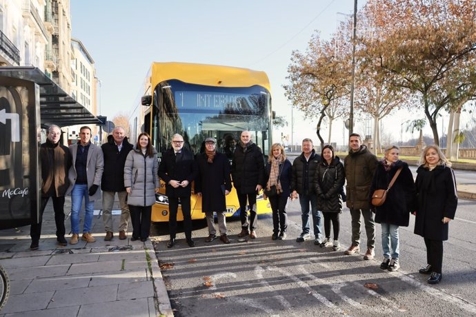 El Ayuntamiento de Lleida estrena sus cinco primeros autobuses totalmente eléctricos