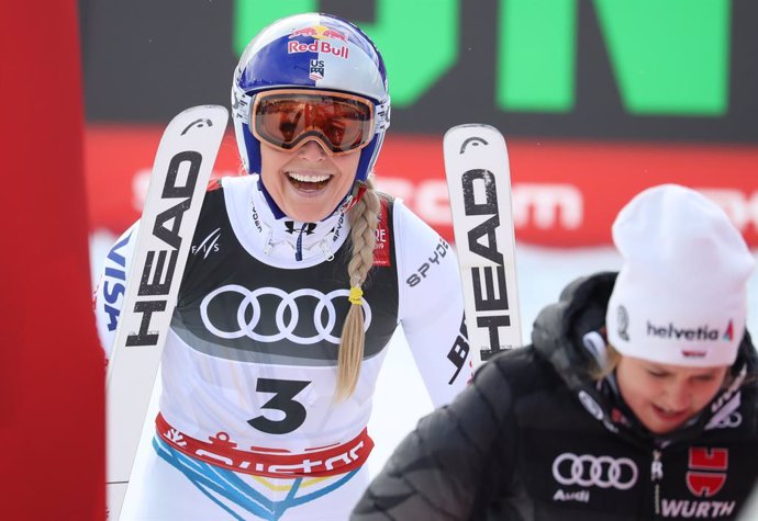 Archivo - 10 February 2019, Sweden, Are: USA's Lindsey Vonn celebrates at the finish line after winning the bronze medal of the women's downhill race, the last race of her career, during the FIS Alpine World Ski Championships. Photo: Expa/Dominik Angerer/