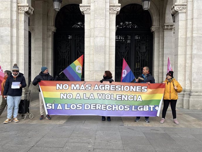 Manifestación de la Fundación Triángulo en el Ayuntamiento de Valladolid