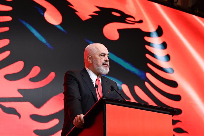 Archivo - November 3, 2024, Thessaloniki, Greece: Albanian Prime Minister Edi Rama holds a speech during a pre-election campaign. Edi Rama visited Thessaloniki, to meet with Albanian migrants living in the city during his Pre-Election campaign.