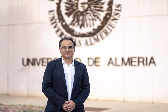 Archivo - El rector de la UAL, José Céspedes, en una foto de archivo.