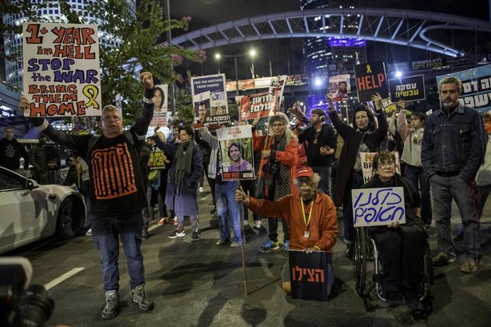 Manifestación contra el Gobierno israelí y a favor de un acuerdo por la liberación de los rehenes en Tel Aviv