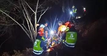 Un fallecido en Piloña en un accidente con cuatro heridos