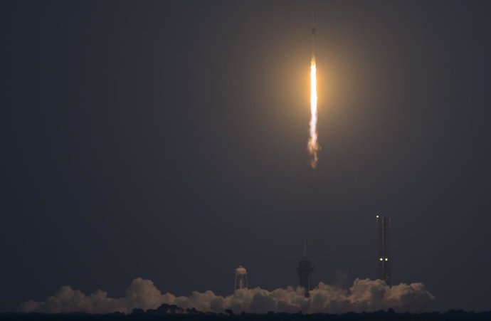 December 17, 2024, Merritt Island, Florida, USA: A SpaceX Falcon 9 rocket launches from Launch Complex-39A at NASA's Kennedy Space Center, Florida, carrying the fourth pair of Boeing-built O3b mPOWER 7 and 8 satellites owned and operated by a Luxembourg-b