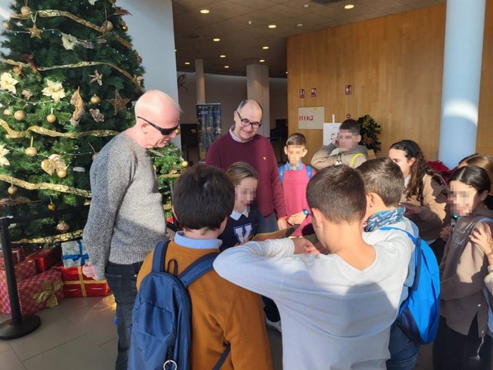 El CEIP Ciudad de Oscua de Villanueva de la Concepción (Málaga), ha sido el centro escolar ganador del concurso de postales navideñas de la Diputación Málaga.