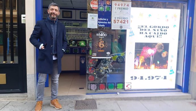 Fernando Cañibaño, en la administración de la calle Quintana.