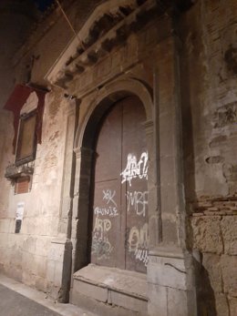 Fachada lateral de la iglesia de San Bartolomé de Murcia.