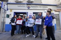 El 40.014, segundo premio, deja 1,25 millones en Santa Fe (Granada) con la venta de una serie