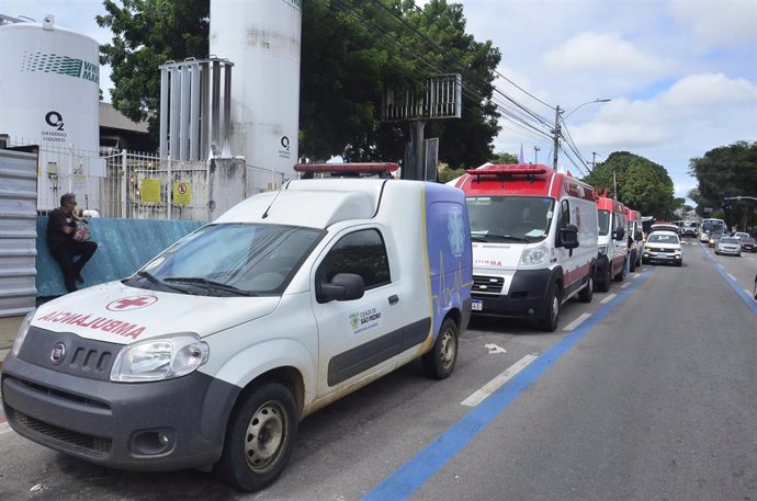 Archivo - Ambulancia en Brasil