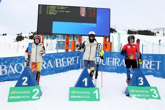 Lisa Vallcorba, Arrieta Rodríguez y Alvar Calvo reinan en el V Trofeo Blanca Fernández Ochoa en Baqueira Beret.