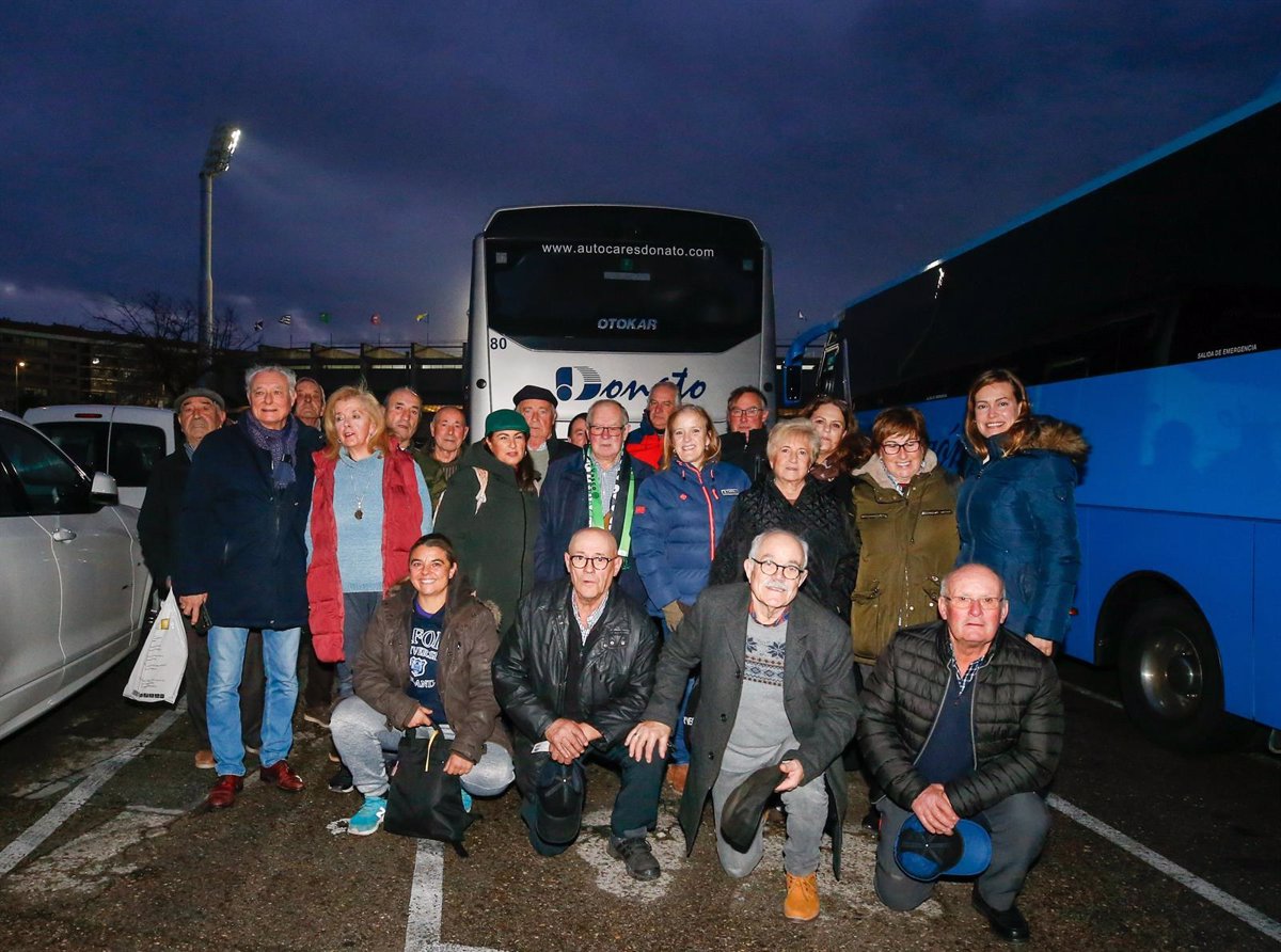 Cerca de 80 personas mayores asisten al Racing-Eldense dentro de las iniciativas para atajar la soledad no deseada