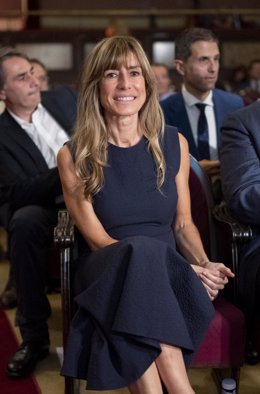 Archivo - La mujer del presidente del Gobierno de España, Begoña Gómez, durante la presentación del proyecto ‘Los Carteles de la Guerra’, en el Ateneo de Madrid, a 1 de julio de 2022, en Madrid (España). El proyecto consiste en la presentación de la colec