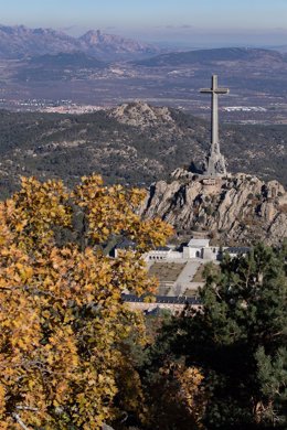 Archivo - El complejo monumental del Valle de los Caídos visto desde el mirador de Cuelgamuros, en San Lorenzo de El Escorial, Madrid (España).